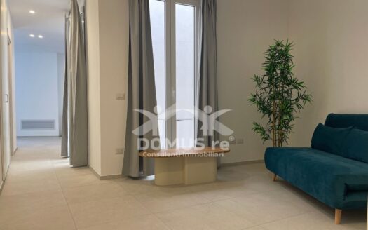 Ampio bilocale totalmente ristrutturato e arredato in zona Pendio San Lorenzo